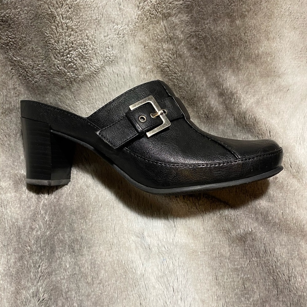 Mootsies Tootsies black slides size 6 - Picture 2 of 4